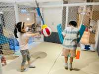 特色親子餐廳！有自動高爾夫球練習場和playroom~