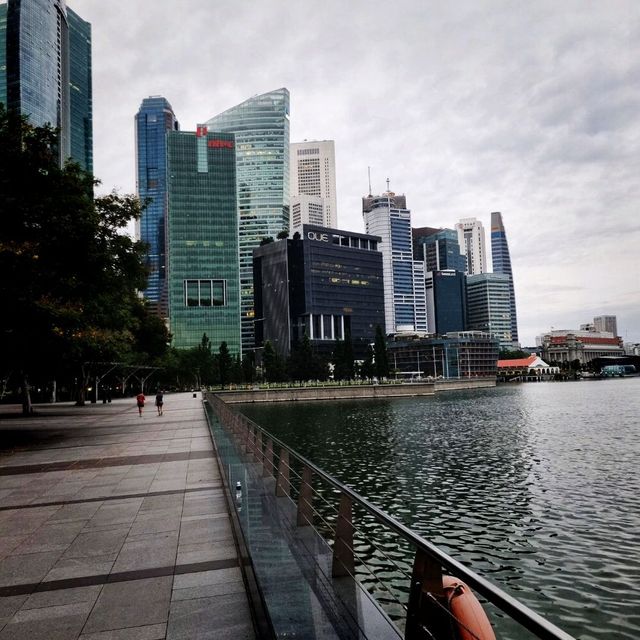 A Scenic Morning Walk/Jog At Marina Bay