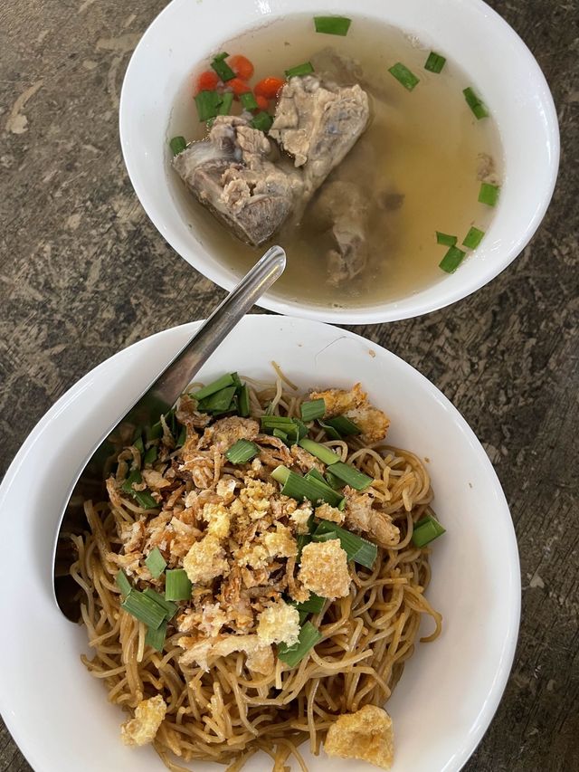 ศูนย์รวมอาหารพื้นเมืองภูเก็ต