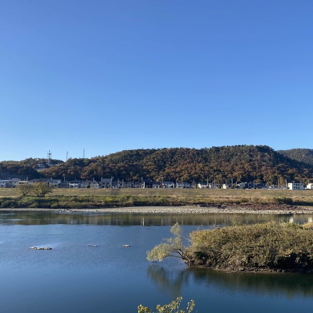 景色優美日本犬山木曾川