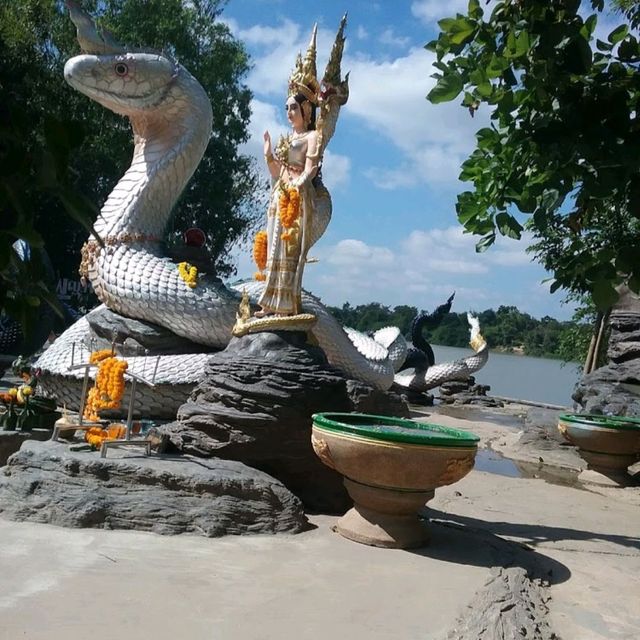 วัดป่าปากโดม  จ.อุบลราชธานี