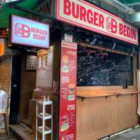 💡 隱藏街道內的漢堡店✨🤩