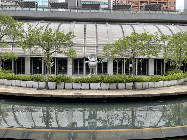 超有特色的大安森林公園捷運站 非常有設計感像是一個花園 