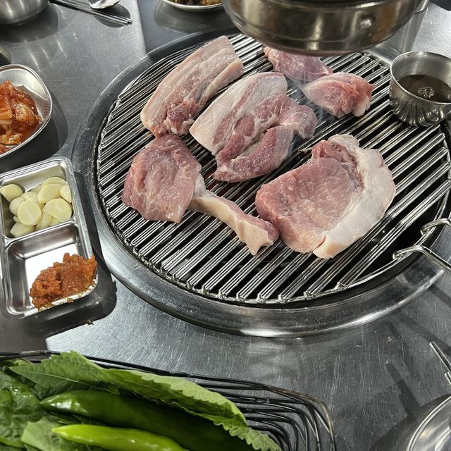 [제주 서귀포 맛집] 흑돼지가 무한리필? "흑돈퍼주는집"