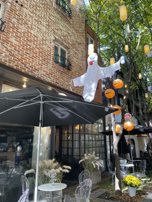 할로윈 분위기내러 보정동 카페거리🎃