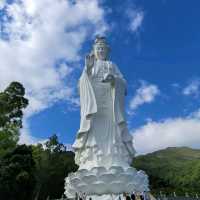 青空下的慈山寺