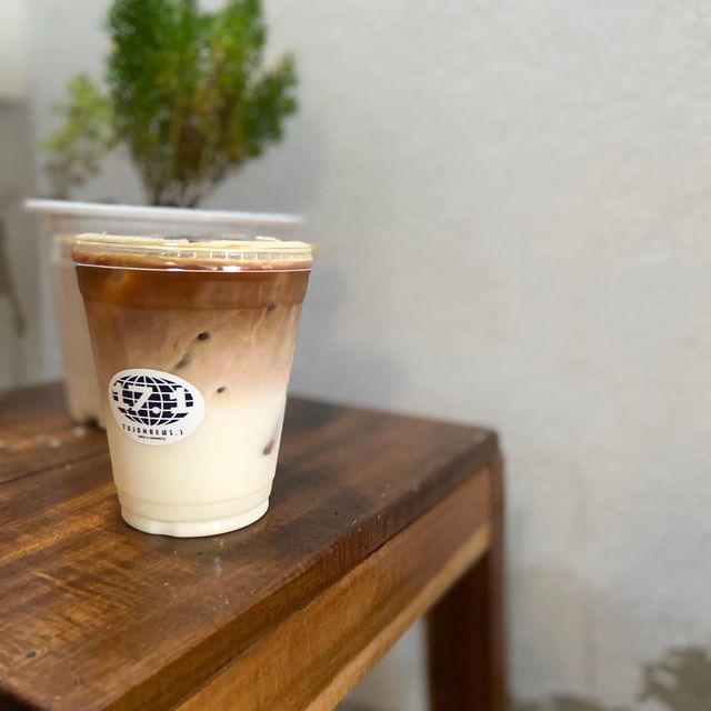 ร้านกาแฟสไตล์วินเทจ 📌Tujohbelas.1 