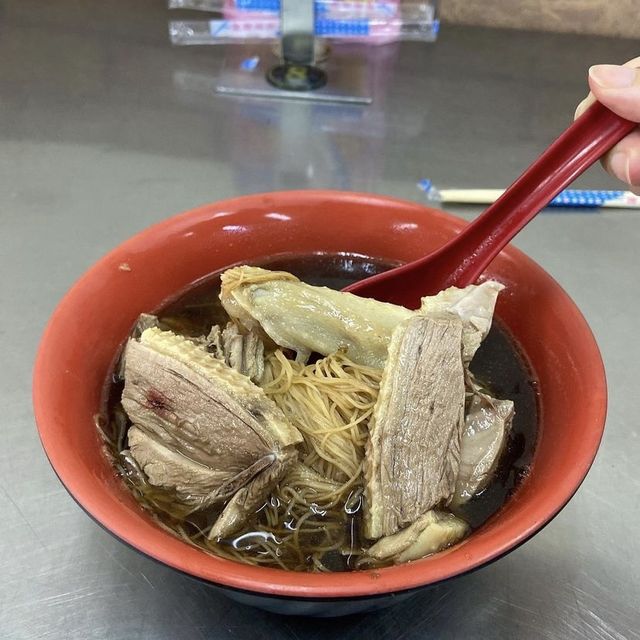 ［台中市/大甲］ 正兄弟當歸鴨肉麵線🦆｜大甲鎮瀾宮美食 當歸喝起來很順口 鴨肉多 CP值很高🤤 