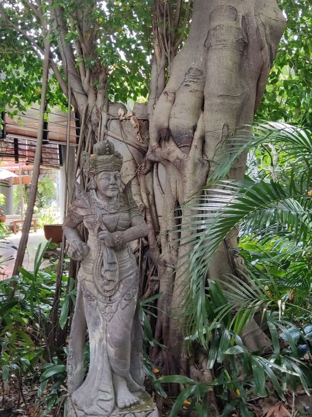 Best tropical garden Hotel Surabaya