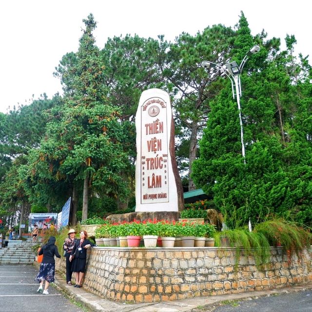 วัดสวยบนเนินเขา 