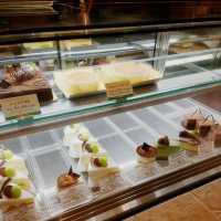 ほうじ茶でほっと一息　菓子工房KAMANARIYA 京都・宇治本店