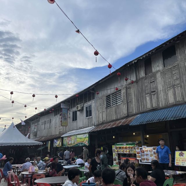 Siniawan Night Market