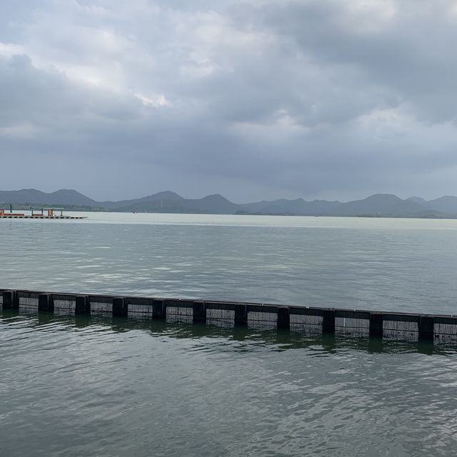 Walk around the West Lake