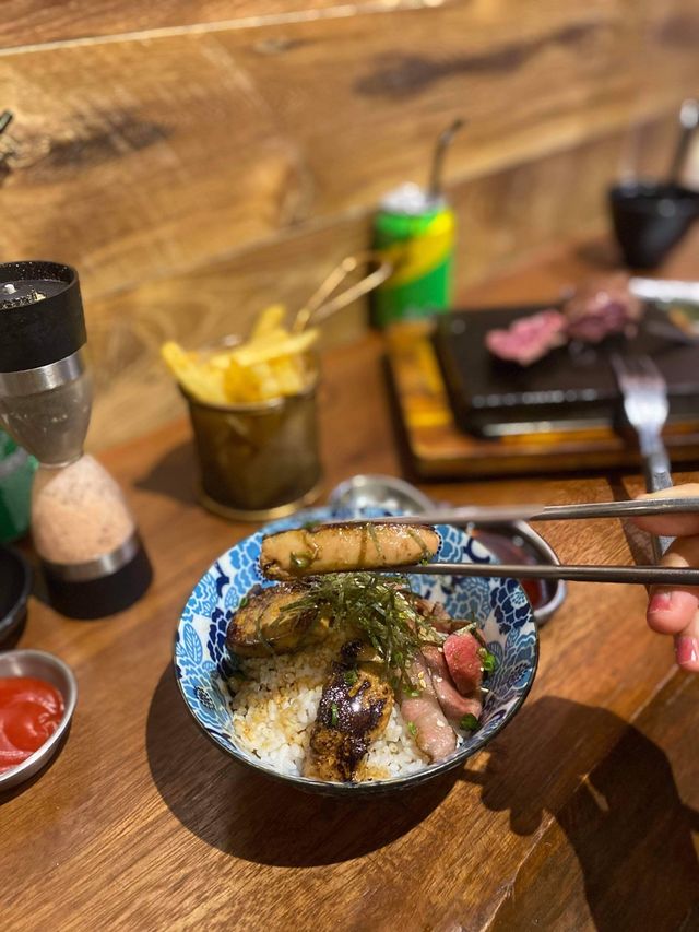 荃灣必食A5和牛鵝肝丼 🍱鐵板熱石牛