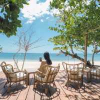 Andalay Beach Bar & Cafe กระบี่