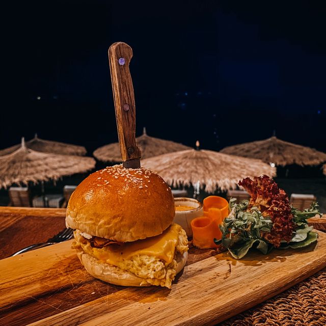 Hansar Samui Resort ที่พักทำเลดีติดทะเล 