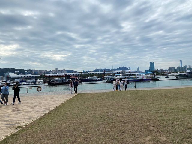 從觀塘海濱公園欣賞維港