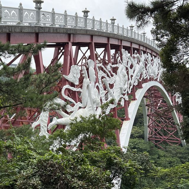 Take pictures with iconic bridges at Jeju 