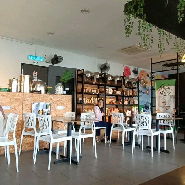 Good food at Mijies Cafe