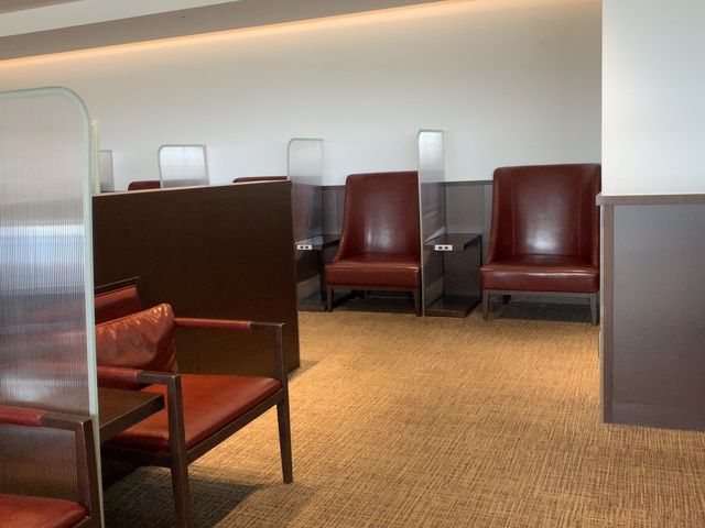 東京　羽田空港　JALダイヤモンドプレミアラウンジに初潜入❗️