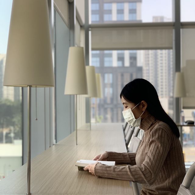 無印風圖書館 -  高雄市立圖書館總館