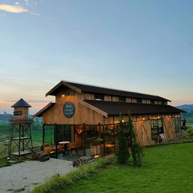 Rustic Market Trawas