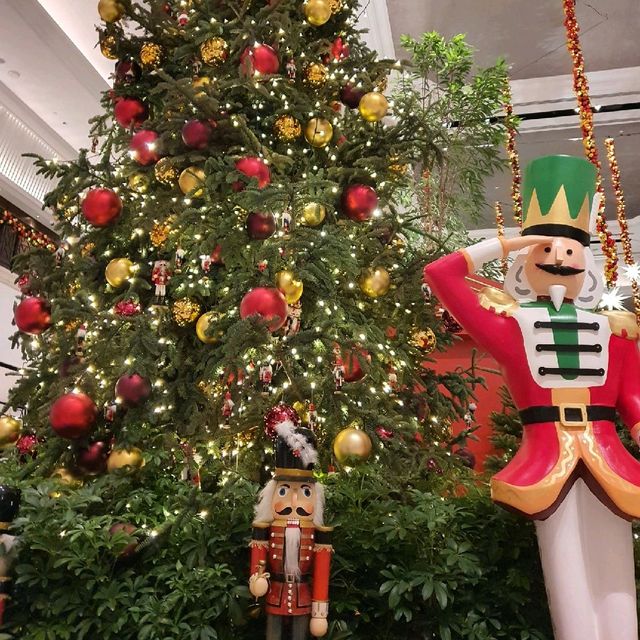 Festive Decoration at Shangri-La lobby