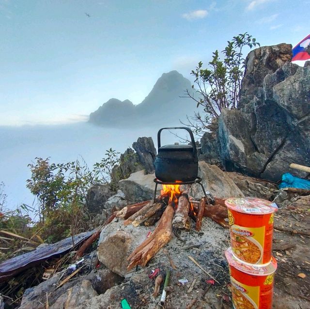 ผาแดง หนองเขียว ลาว