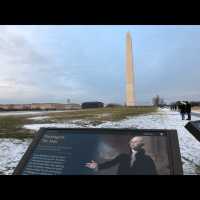มาถ่ายรูปกับ Washington Monument กัน