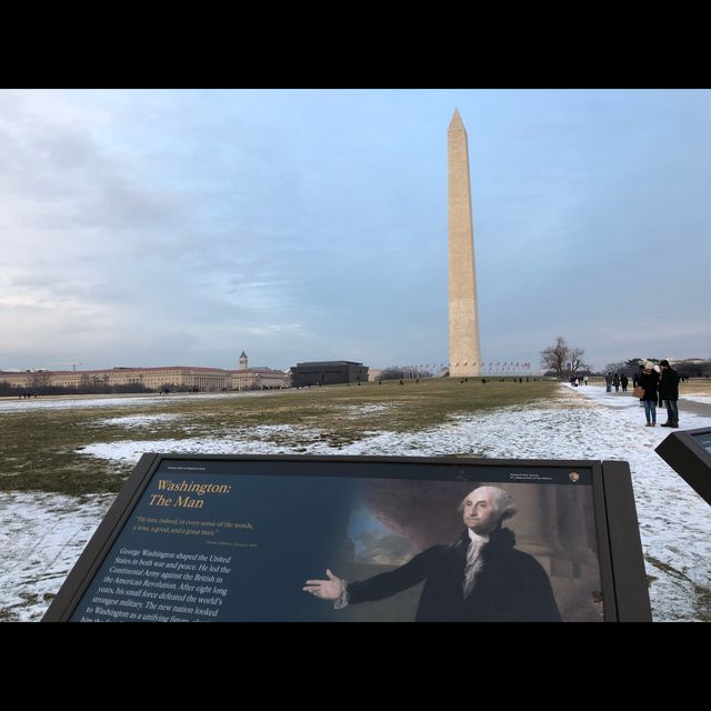 มาถ่ายรูปกับ Washington Monument กัน