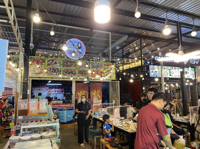 คุณนายทะเลดอง หมึกซ็อตบุฟเฟต์ ตลาดนกฮูก