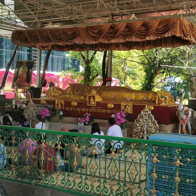 ไหว้พระขอพรต้อนรับปีใหม่ ที่วัดสังฆทาน​ 🙏