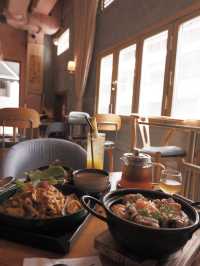 中日混合居酒屋之煲仔飯出色 