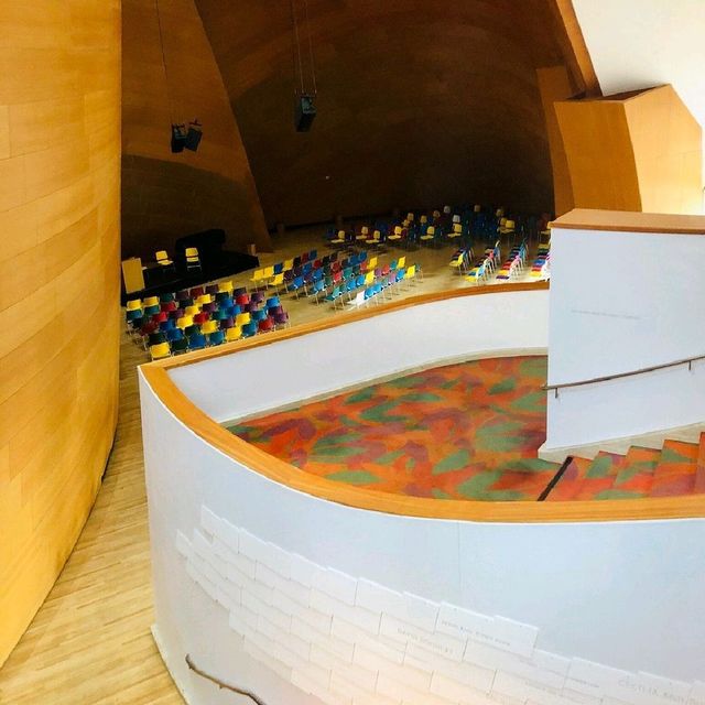 Walt Disney Concert Hall. 
