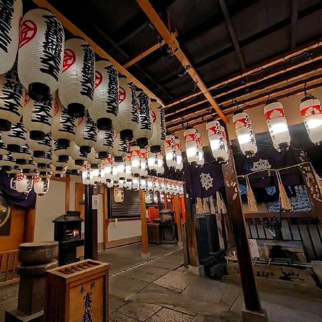 【大阪 法善寺横丁】いちばん美しい黄昏時の法善寺さん✨