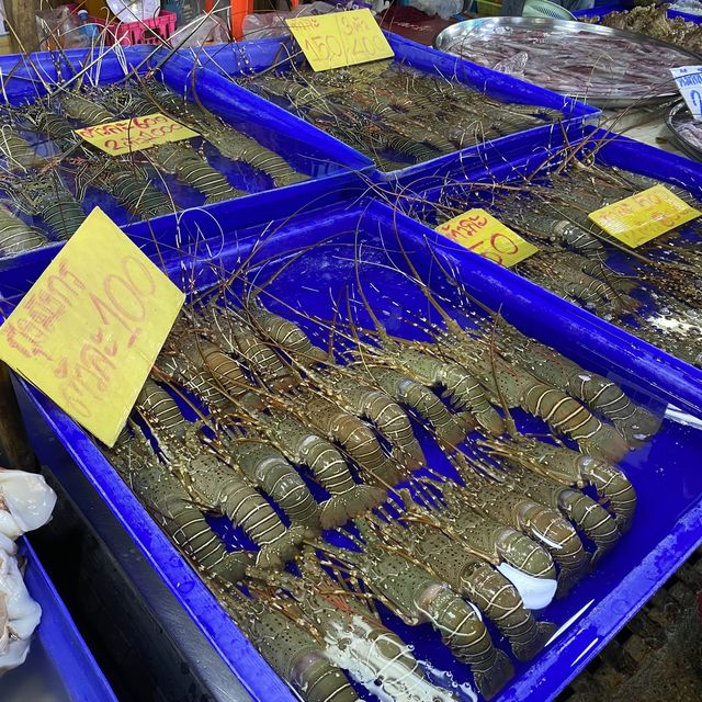 ตลาดสด ลานโพธิ์ นาเกลือ เมืองพัทยา