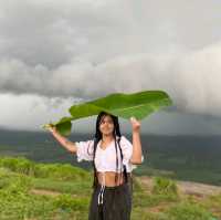 ปืนเขาหน้าฝน ชมวิวธรรมชาติ 