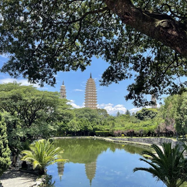 Three Pagodas - Dali