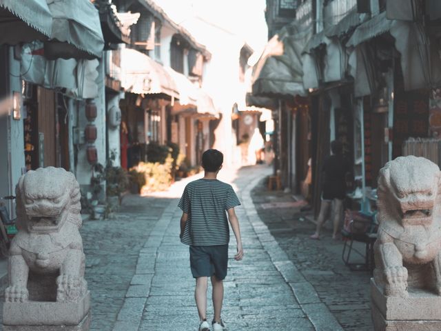 Visiting the ancient town of Tongli 