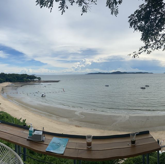 คาเฟ่ในพัทยาวิวหลักล้านนนนนนน 