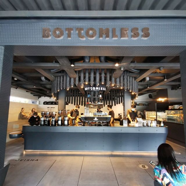 ขนมเค้กอร่อยๆกับบรรยากาศ​เก๋ๆ 🍰🧁🥧 