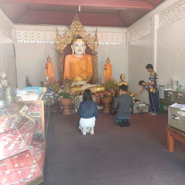 สักการะหลวงพ่อทันใจ ที่พระธาตุดอยกองมู