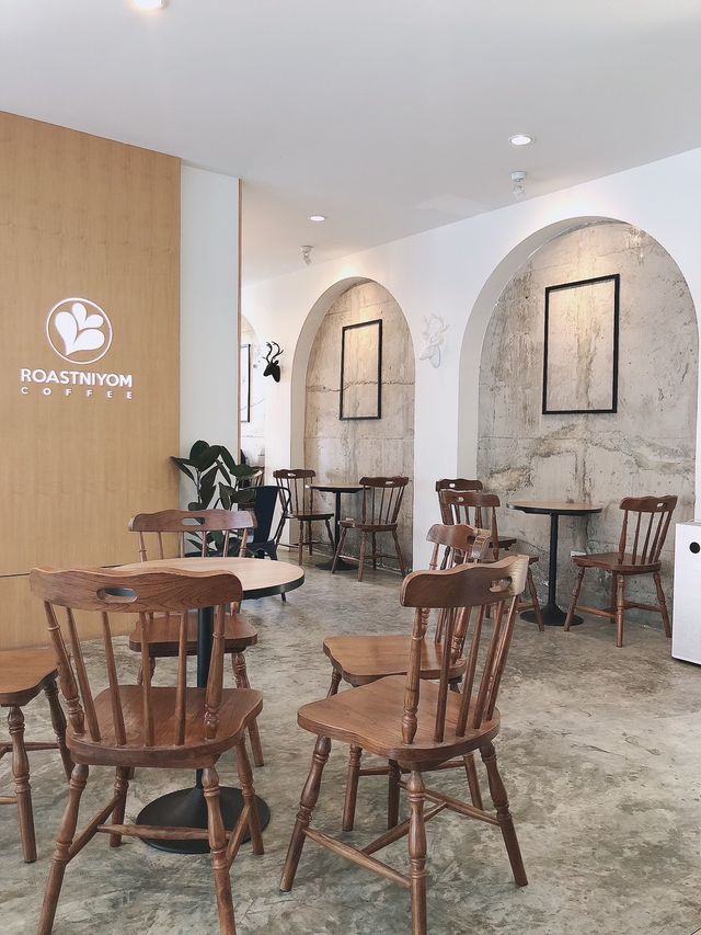roastniyom coffee