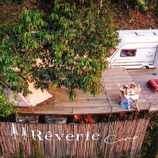 นอนรถบ้านสไตล์ Glamping บรรยากาศดีๆที่แม่ลาย