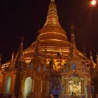 Visiting Shwedagon Pagoda, the most expensive pagoda in the world