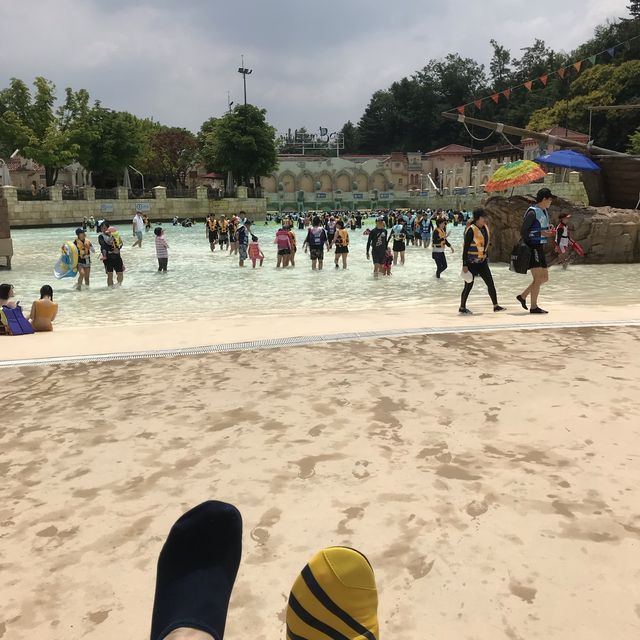 캐리비안베이 파도풀에 풍덩