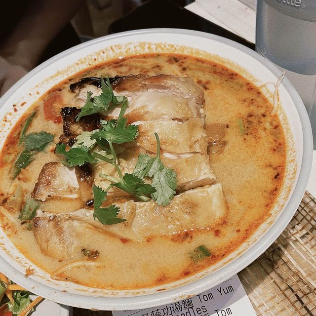  靚裝打卡泰菜餐廳