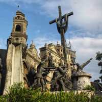 History told in the form of statues 