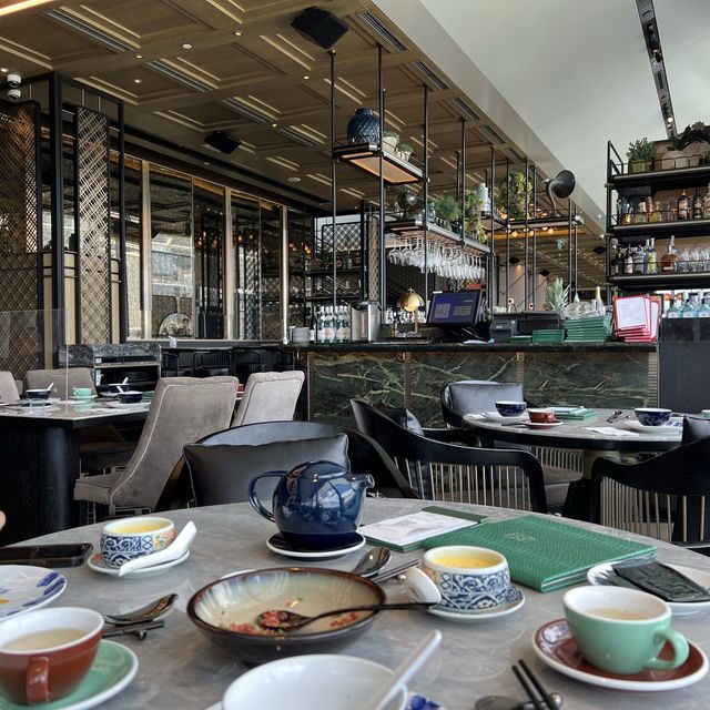 六公館，對住維港，食個早 lunch