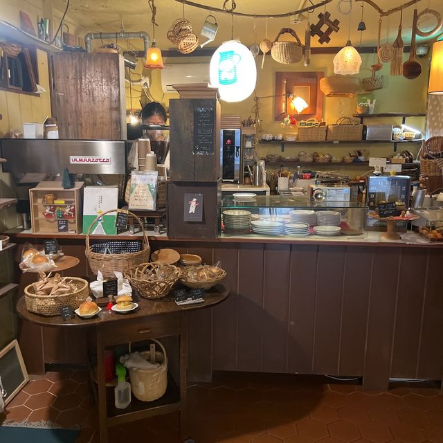 韓国/ソウル【弘大】日本風の喫茶店のような雰囲気が落ち着く🧡カフェ
